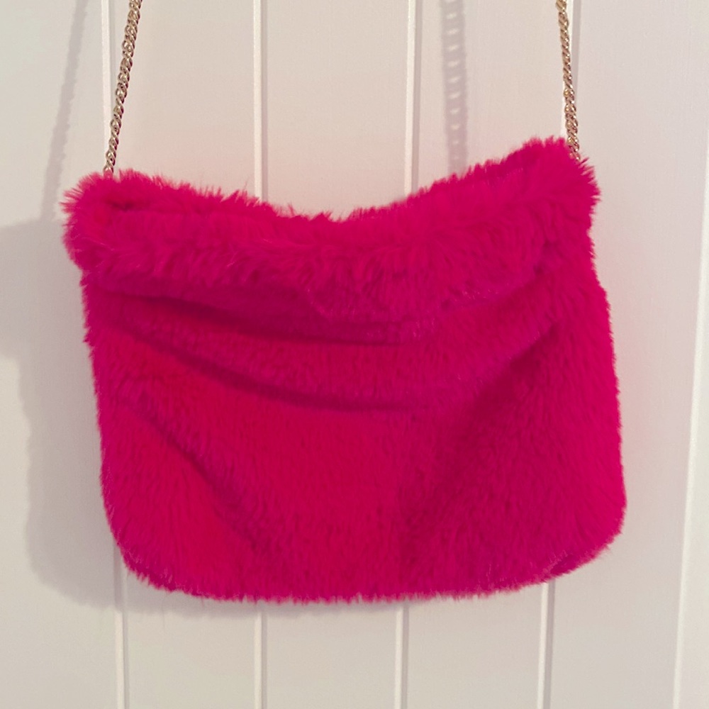 Bright Pink NWOT Forever 21 Fuzzy Chain Purse